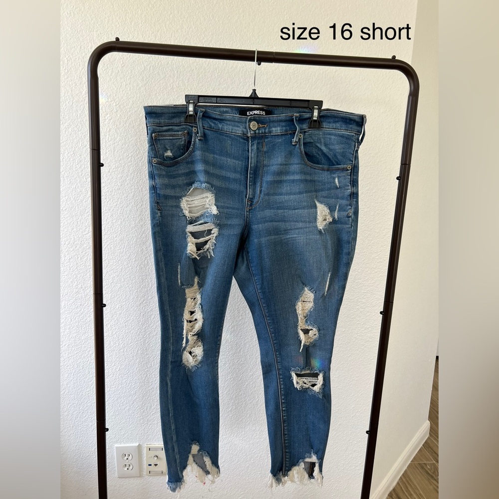 Express Distressed Jeans